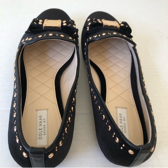 Cole Haan women's Tali bow stud velvet loafer, black 6.5B - Picture 9 of 13